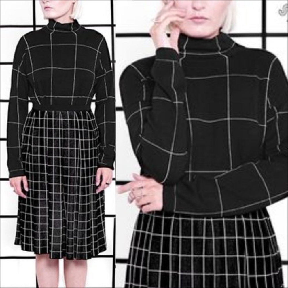Grid Turtleneck Top - Picture 2 of 3